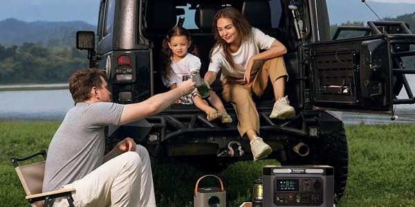 How do I choose a camping power station?